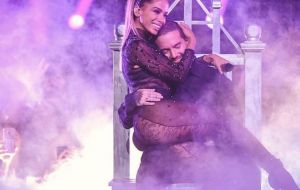 Anitta ganha prêmio em Miami - Veja outras conquistas da cantora