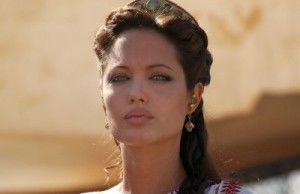 Após interpretar Cleópatra (filme 'remake'), Angelina Jolie diz que pode se aposentar!