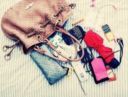 Itens úteis para toda mulher carregar na bolsa neste verão