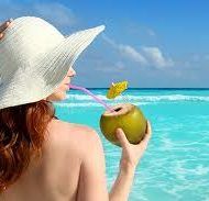 6 benefícios da água de coco para a beleza e a saúde do corpo